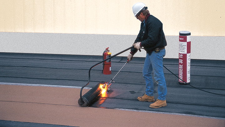 Paradiene 30, Torch-Applied Masthead